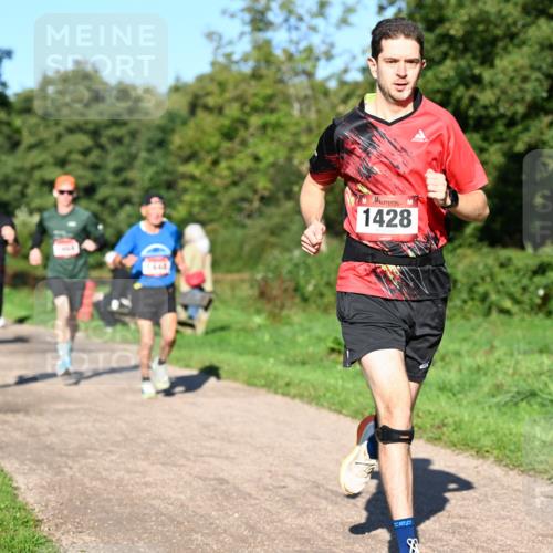 27.09.2026 - 35. Volkslauf durch das schöne Alstertal Dr. Thomas Lammeyer http://msf.ph/oto/10561391 27.09.2026 10:04:36 Laufen 1428 meine-sportfotos.de