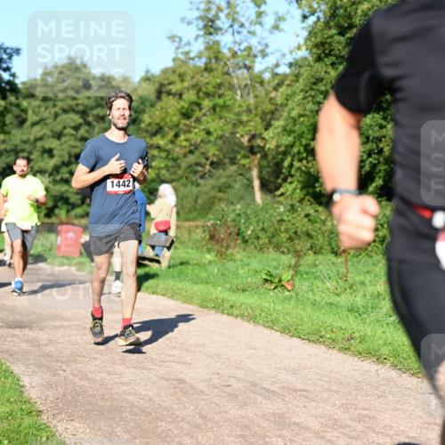 27.09.2026 - 35. Volkslauf durch das schöne Alstertal Dr. Thomas Lammeyer http://msf.ph/oto/10561412 27.09.2026 10:04:39 Laufen 1442, 1470 meine-sportfotos.de