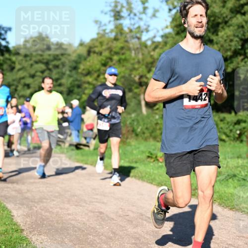 27.09.2026 - 35. Volkslauf durch das schöne Alstertal Dr. Thomas Lammeyer http://msf.ph/oto/10561423 27.09.2026 10:04:41 Laufen 1442 meine-sportfotos.de