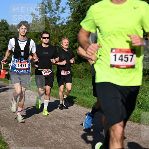 27.09.2026 - 35. Volkslauf durch das schöne Alstertal Dr. Thomas Lammeyer http://msf.ph/oto/10561480 27.09.2026 10:04:50 Laufen 1008, 1434, 1484, 1471, 1438, 1452, 1457 meine-sportfotos.de