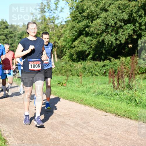 27.09.2026 - 34. Volkslauf durch das schöne Alstertal Dr. Thomas Lammeyer http://msf.ph/oto/10561496 27.09.2026 10:04:52 Laufen 1459, 1484, 181, 1008 meine-sportfotos.de