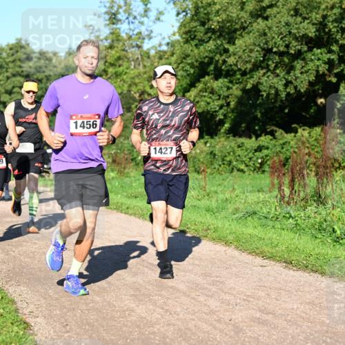 27.09.2026 - 35. Volkslauf durch das schöne Alstertal Dr. Thomas Lammeyer http://msf.ph/oto/10561550 27.09.2026 10:05:03 Laufen 1013, 1487, 1009, 1456, 1427 meine-sportfotos.de