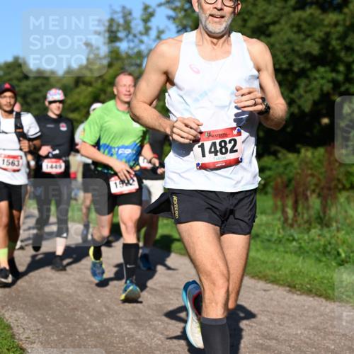 27.09.2026 - 35. Volkslauf durch das schöne Alstertal Dr. Thomas Lammeyer http://msf.ph/oto/10561607 27.09.2026 10:05:12 Laufen 1563, 1449, 19, 1482 meine-sportfotos.de