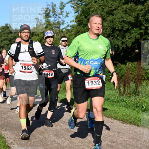 27.09.2026 - 35. Volkslauf durch das schöne Alstertal Dr. Thomas Lammeyer http://msf.ph/oto/10561611 27.09.2026 10:05:13 Laufen 1029, 1455, 535, 1563, 1449, 17, 1532 meine-sportfotos.de