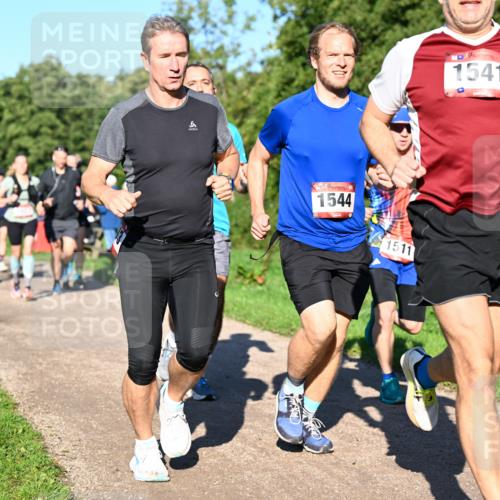 27.09.2026 - 35. Volkslauf durch das schöne Alstertal Dr. Thomas Lammeyer http://msf.ph/oto/10561658 27.09.2026 10:05:23 Laufen 6, 1544, 1511, 1541 meine-sportfotos.de