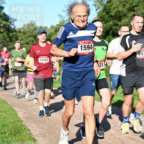 27.09.2026 - 35. Volkslauf durch das schöne Alstertal Dr. Thomas Lammeyer http://msf.ph/oto/10561712 27.09.2026 10:05:37 Laufen 1688, 1594, 21, 1576 meine-sportfotos.de