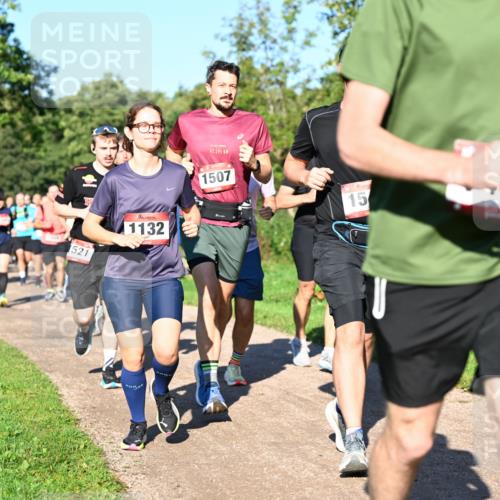 27.09.2026 - 35. Volkslauf durch das schöne Alstertal Dr. Thomas Lammeyer http://msf.ph/oto/10561733 27.09.2026 10:05:40 Laufen 1521, 1132, 42, 195, 1507, 15 meine-sportfotos.de