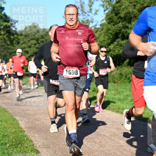27.09.2026 - 35. Volkslauf durch das schöne Alstertal Dr. Thomas Lammeyer http://msf.ph/oto/10561791 27.09.2026 10:05:49 Laufen 10, 59, 1598, 1584, 1677 meine-sportfotos.de