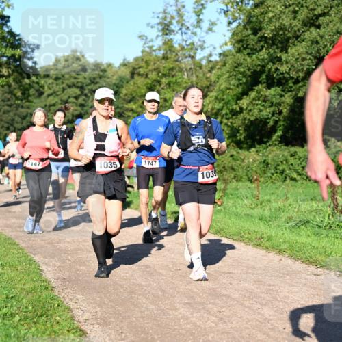 27.09.2026 - 35. Volkslauf durch das schöne Alstertal Dr. Thomas Lammeyer http://msf.ph/oto/10561818 27.09.2026 10:05:53 Laufen 1035, 1147, 1747, 1039, 160 meine-sportfotos.de