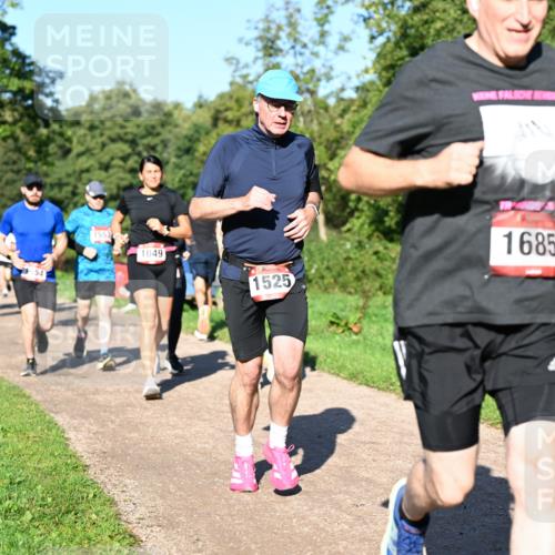 27.09.2026 - 35. Volkslauf durch das schöne Alstertal Dr. Thomas Lammeyer http://msf.ph/oto/10561892 27.09.2026 10:06:05 Laufen 54, 1553, 1049, 1525, 1685 meine-sportfotos.de