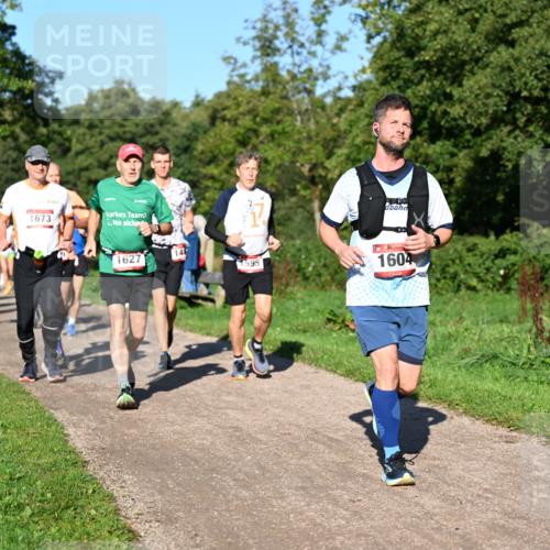 27.09.2026 - 35. Volkslauf durch das schöne Alstertal Dr. Thomas Lammeyer http://msf.ph/oto/10561922 27.09.2026 10:06:10 Laufen 1673, 1627, 14, 1595, 1604 meine-sportfotos.de