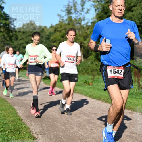 27.09.2026 - 35. Volkslauf durch das schöne Alstertal Dr. Thomas Lammeyer http://msf.ph/oto/10561952 27.09.2026 10:06:15 Laufen 1048, 1602, 1542 meine-sportfotos.de