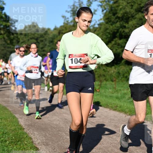 27.09.2026 - 35. Volkslauf durch das schöne Alstertal Dr. Thomas Lammeyer http://msf.ph/oto/10561961 27.09.2026 10:06:17 Laufen 4, 124, 104, 1602 meine-sportfotos.de
