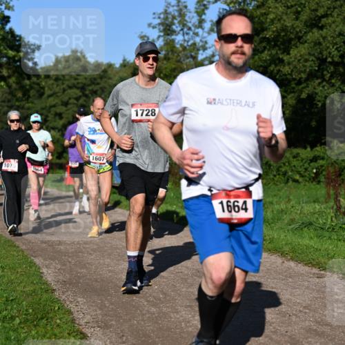 27.09.2026 - 35. Volkslauf durch das schöne Alstertal Dr. Thomas Lammeyer http://msf.ph/oto/10561981 27.09.2026 10:06:20 Laufen 30, 1728, 1075, 1064, 950, 1607, 1664 meine-sportfotos.de