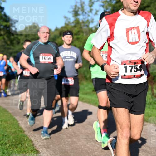 27.09.2026 - 35. Volkslauf durch das schöne Alstertal Dr. Thomas Lammeyer http://msf.ph/oto/10562028 27.09.2026 10:06:30 Laufen 170, 1656, 1635, 16, 1754 meine-sportfotos.de