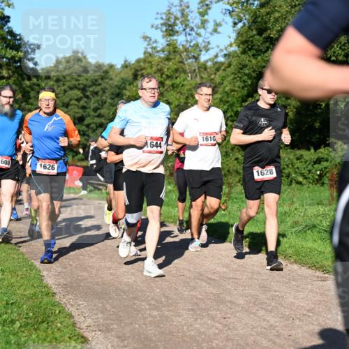27.09.2026 - 35. Volkslauf durch das schöne Alstertal Dr. Thomas Lammeyer http://msf.ph/oto/10562047 27.09.2026 10:06:33 Laufen 1608, 1626, 644, 1610, 1628 meine-sportfotos.de