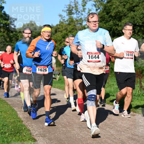 27.09.2026 - 35. Volkslauf durch das schöne Alstertal Dr. Thomas Lammeyer http://msf.ph/oto/10562054 27.09.2026 10:06:34 Laufen 1633, 608, 1626, 1644, 1610, 63, 1628 meine-sportfotos.de
