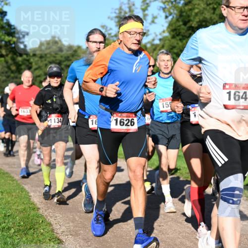 27.09.2026 - 35. Volkslauf durch das schöne Alstertal Dr. Thomas Lammeyer http://msf.ph/oto/10562058 27.09.2026 10:06:35 Laufen 1633, 1134, 16, 1626, 16, 155, 16, 1644 meine-sportfotos.de