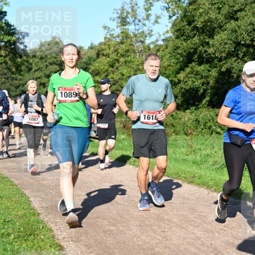 27.09.2026 - 35. Volkslauf durch das schöne Alstertal Dr. Thomas Lammeyer http://msf.ph/oto/10562086 27.09.2026 10:06:42 Laufen 1737, 1087, 1089, 161, 1072 meine-sportfotos.de