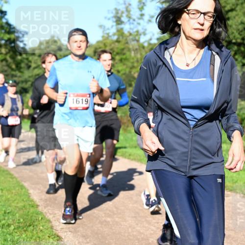 27.09.2026 - 35. Volkslauf durch das schöne Alstertal Dr. Thomas Lammeyer http://msf.ph/oto/10562170 27.09.2026 10:06:56 Laufen 1619 meine-sportfotos.de