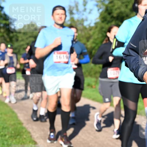 27.09.2026 - 35. Volkslauf durch das schöne Alstertal Dr. Thomas Lammeyer http://msf.ph/oto/10562172 27.09.2026 10:06:57 Laufen 1619 meine-sportfotos.de