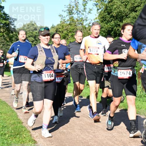 27.09.2026 - 35. Volkslauf durch das schöne Alstertal Dr. Thomas Lammeyer http://msf.ph/oto/10562186 27.09.2026 10:06:59 Laufen 1654, 1104, 10, 18, 1640, 433, 1639, 1974 meine-sportfotos.de