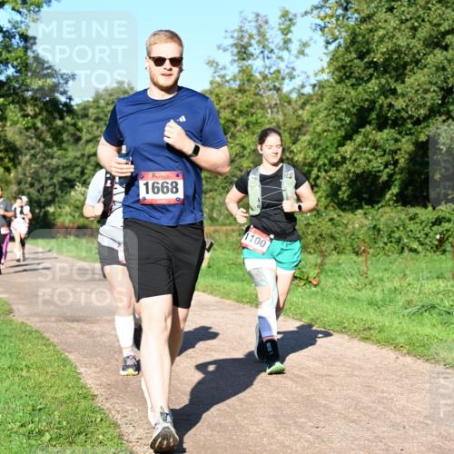 27.09.2026 - 35. Volkslauf durch das schöne Alstertal Dr. Thomas Lammeyer http://msf.ph/oto/10562315 27.09.2026 10:07:34 Laufen 1668, 1100 meine-sportfotos.de