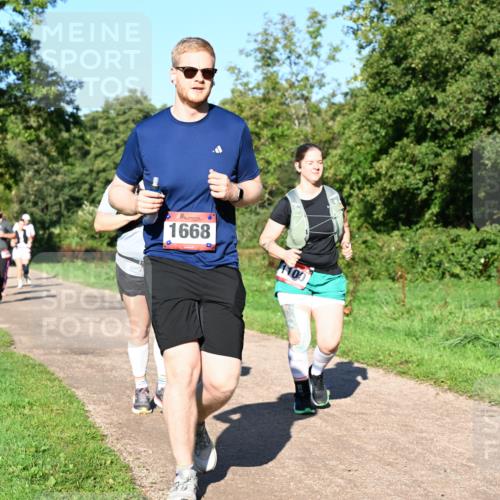 27.09.2026 - 35. Volkslauf durch das schöne Alstertal Dr. Thomas Lammeyer http://msf.ph/oto/10562316 27.09.2026 10:07:34 Laufen 1668, 1100 meine-sportfotos.de