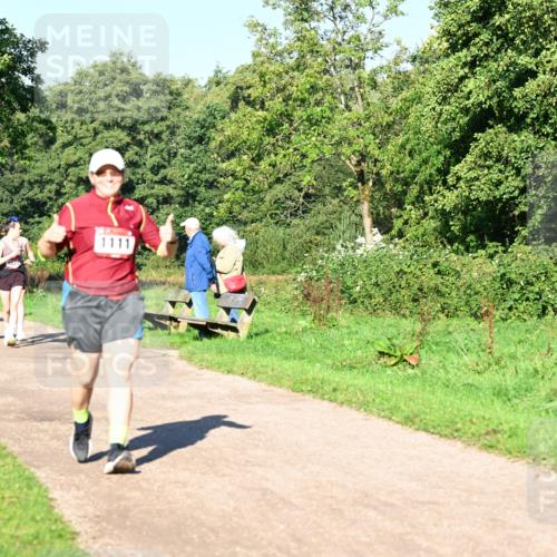 27.09.2026 - 35. Volkslauf durch das schöne Alstertal Dr. Thomas Lammeyer http://msf.ph/oto/10562392 27.09.2026 10:08:08 Laufen 1110, 1111 meine-sportfotos.de