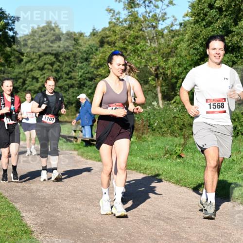 27.09.2026 - 35. Volkslauf durch das schöne Alstertal Dr. Thomas Lammeyer http://msf.ph/oto/10562421 27.09.2026 10:08:15 Laufen 1091, 1110, 1107, 1568 meine-sportfotos.de