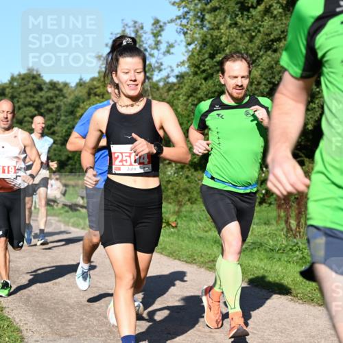 27.09.2026 - 35. Volkslauf durch das schöne Alstertal Dr. Thomas Lammeyer http://msf.ph/oto/10562650 27.09.2026 10:24:22 Laufen 2119, 2504, 2470 meine-sportfotos.de