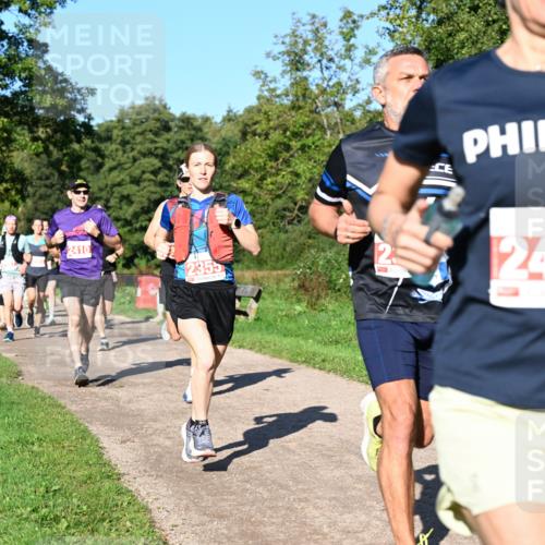 27.09.2026 - 35. Volkslauf durch das schöne Alstertal Dr. Thomas Lammeyer http://msf.ph/oto/10562852 27.09.2026 10:25:03 Laufen 23, 2410, 2411 meine-sportfotos.de