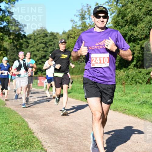 27.09.2026 - 35. Volkslauf durch das schöne Alstertal Dr. Thomas Lammeyer http://msf.ph/oto/10562861 27.09.2026 10:25:06 Laufen 2410, 877 meine-sportfotos.de