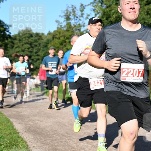 27.09.2026 - 35. Volkslauf durch das schöne Alstertal Dr. Thomas Lammeyer http://msf.ph/oto/10562961 27.09.2026 10:25:27 Laufen 2421, 2207 meine-sportfotos.de