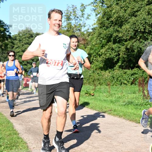 27.09.2026 - 35. Volkslauf durch das schöne Alstertal Dr. Thomas Lammeyer http://msf.ph/oto/10562969 27.09.2026 10:25:30 Laufen 202, 1440, 2072, 2357 meine-sportfotos.de