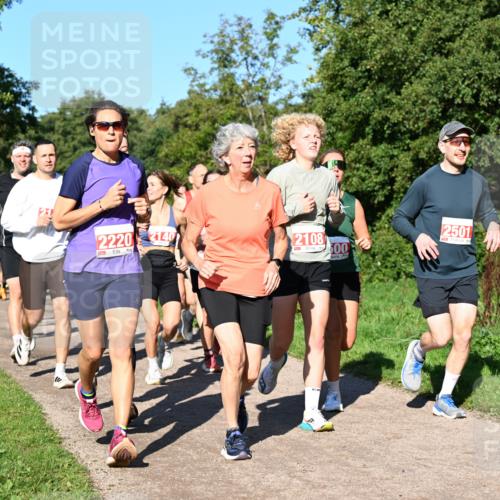 27.09.2026 - 35. Volkslauf durch das schöne Alstertal Dr. Thomas Lammeyer http://msf.ph/oto/10562991 27.09.2026 10:25:35 Laufen 2220, 2140, 12108, 600, 2501 meine-sportfotos.de
