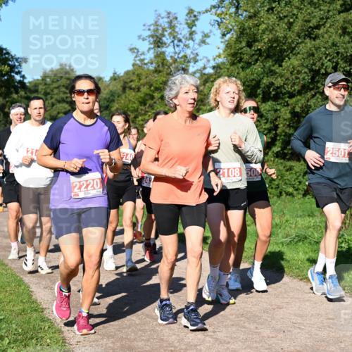 27.09.2026 - 35. Volkslauf durch das schöne Alstertal Dr. Thomas Lammeyer http://msf.ph/oto/10562992 27.09.2026 10:25:35 Laufen 21, 2220, 40, 2108, 2501 meine-sportfotos.de