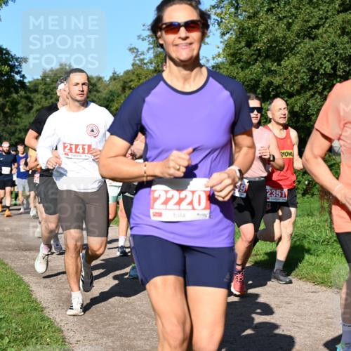 27.09.2026 - 35. Volkslauf durch das schöne Alstertal Dr. Thomas Lammeyer http://msf.ph/oto/10562998 27.09.2026 10:25:36 Laufen 2141, 2220, 2351 meine-sportfotos.de