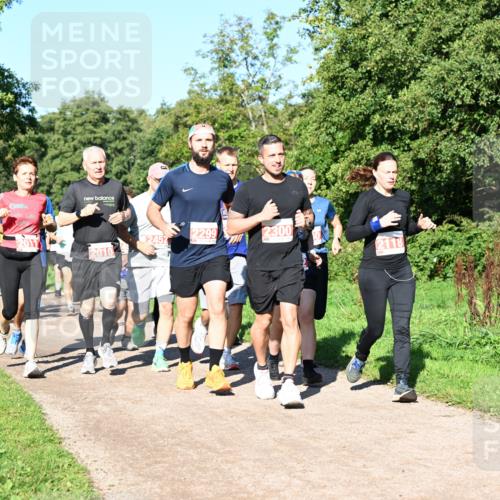 27.09.2026 - 35. Volkslauf durch das schöne Alstertal Dr. Thomas Lammeyer http://msf.ph/oto/10563032 27.09.2026 10:25:41 Laufen 12327, 2011, 2300, 2452, 2118, 2010 meine-sportfotos.de
