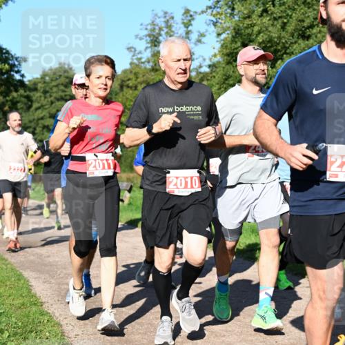 27.09.2026 - 35. Volkslauf durch das schöne Alstertal Dr. Thomas Lammeyer http://msf.ph/oto/10563045 27.09.2026 10:25:43 Laufen 2011, 2010, 2299 meine-sportfotos.de