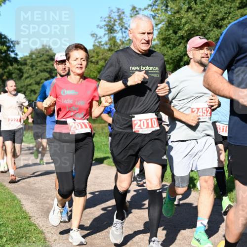 27.09.2026 - 35. Volkslauf durch das schöne Alstertal Dr. Thomas Lammeyer http://msf.ph/oto/10563046 27.09.2026 10:25:44 Laufen 2011, 2010, 2452, 319, 2299, 9 meine-sportfotos.de