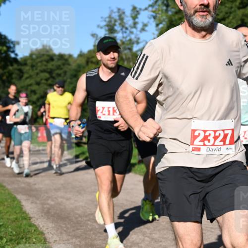 27.09.2026 - 35. Volkslauf durch das schöne Alstertal Dr. Thomas Lammeyer http://msf.ph/oto/10563064 27.09.2026 10:25:47 Laufen 2413, 2327, 2420 meine-sportfotos.de
