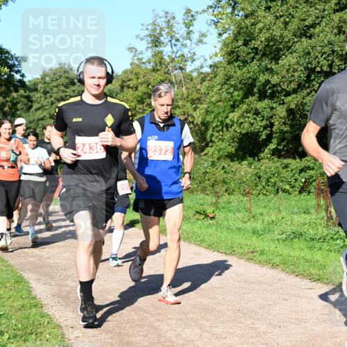 27.09.2026 - 35. Volkslauf durch das schöne Alstertal Dr. Thomas Lammeyer http://msf.ph/oto/10563127 27.09.2026 10:25:58 Laufen 2349, 2436, 2372 meine-sportfotos.de