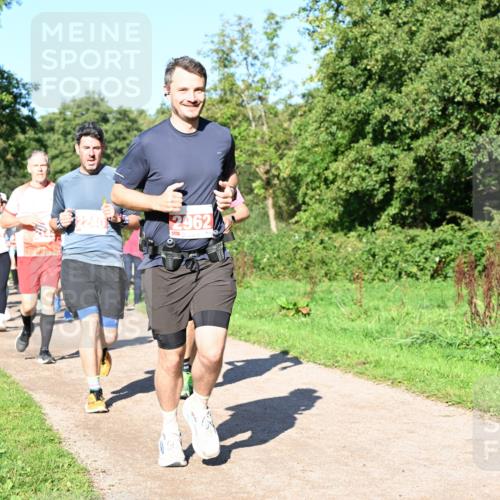 27.09.2026 - 35. Volkslauf durch das schöne Alstertal Dr. Thomas Lammeyer http://msf.ph/oto/10563179 27.09.2026 10:26:08 Laufen 2962 meine-sportfotos.de