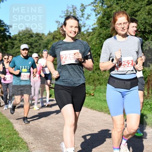 27.09.2026 - 35. Volkslauf durch das schöne Alstertal Dr. Thomas Lammeyer http://msf.ph/oto/10563262 27.09.2026 10:26:22 Laufen 2025, 2487, 2262, 2252 meine-sportfotos.de