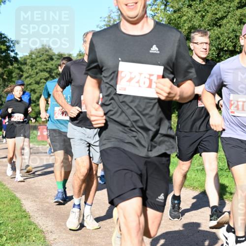 27.09.2026 - 35. Volkslauf durch das schöne Alstertal Dr. Thomas Lammeyer http://msf.ph/oto/10563295 27.09.2026 10:26:29 Laufen 2261, 2168 meine-sportfotos.de