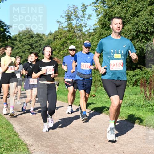 27.09.2026 - 35. Volkslauf durch das schöne Alstertal Dr. Thomas Lammeyer http://msf.ph/oto/10563370 27.09.2026 10:26:41 Laufen 2155, 2158, 307, 2197, 2025, 2392 meine-sportfotos.de