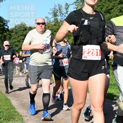27.09.2026 - 35. Volkslauf durch das schöne Alstertal Dr. Thomas Lammeyer http://msf.ph/oto/10563521 27.09.2026 10:27:06 Laufen 2143, 2121, 2281, 21 meine-sportfotos.de