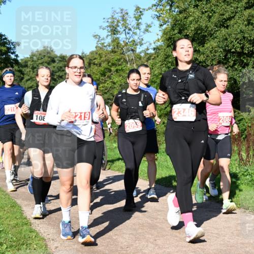 27.09.2026 - 35. Volkslauf durch das schöne Alstertal Dr. Thomas Lammeyer http://msf.ph/oto/10563569 27.09.2026 10:27:14 Laufen 2316, 108, 219, 2346, 2099, 2084 meine-sportfotos.de
