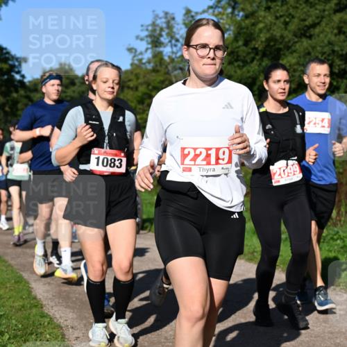 27.09.2026 - 35. Volkslauf durch das schöne Alstertal Dr. Thomas Lammeyer http://msf.ph/oto/10563575 27.09.2026 10:27:15 Laufen 1083, 2219, 2099, 2254 meine-sportfotos.de